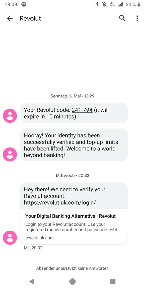 Oben: Die beiden echten Bestätigungs-SMS von Revolut. Unten: Die Phishing-SMS der Betrüger im selben Chat-Verlauf.