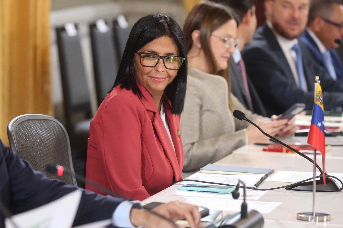 epa12795427 Venezuela's acting President Delcy Rodriguez attends a meeting with US Secretary of the Interior Doug Burgum (not pictured) to address issues of interest in energy cooperation and the ...
