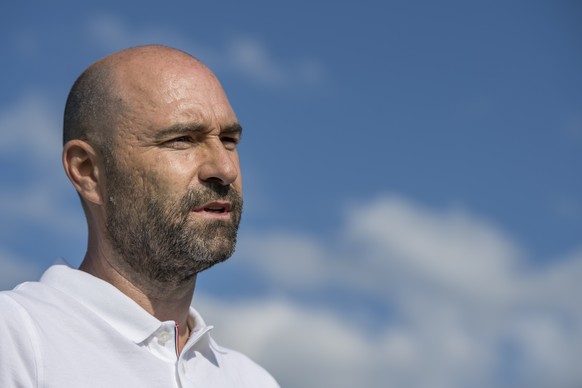 L?entraineur neuchatelois Joel Magnin, lors d?un match amical de football entre le FC Sion et Neuchatel Xamax FCS ce samedi 13 juillet 2019 a Chatel-Saint-Denis. (KEYSTONE/Jean-Christophe Bott)