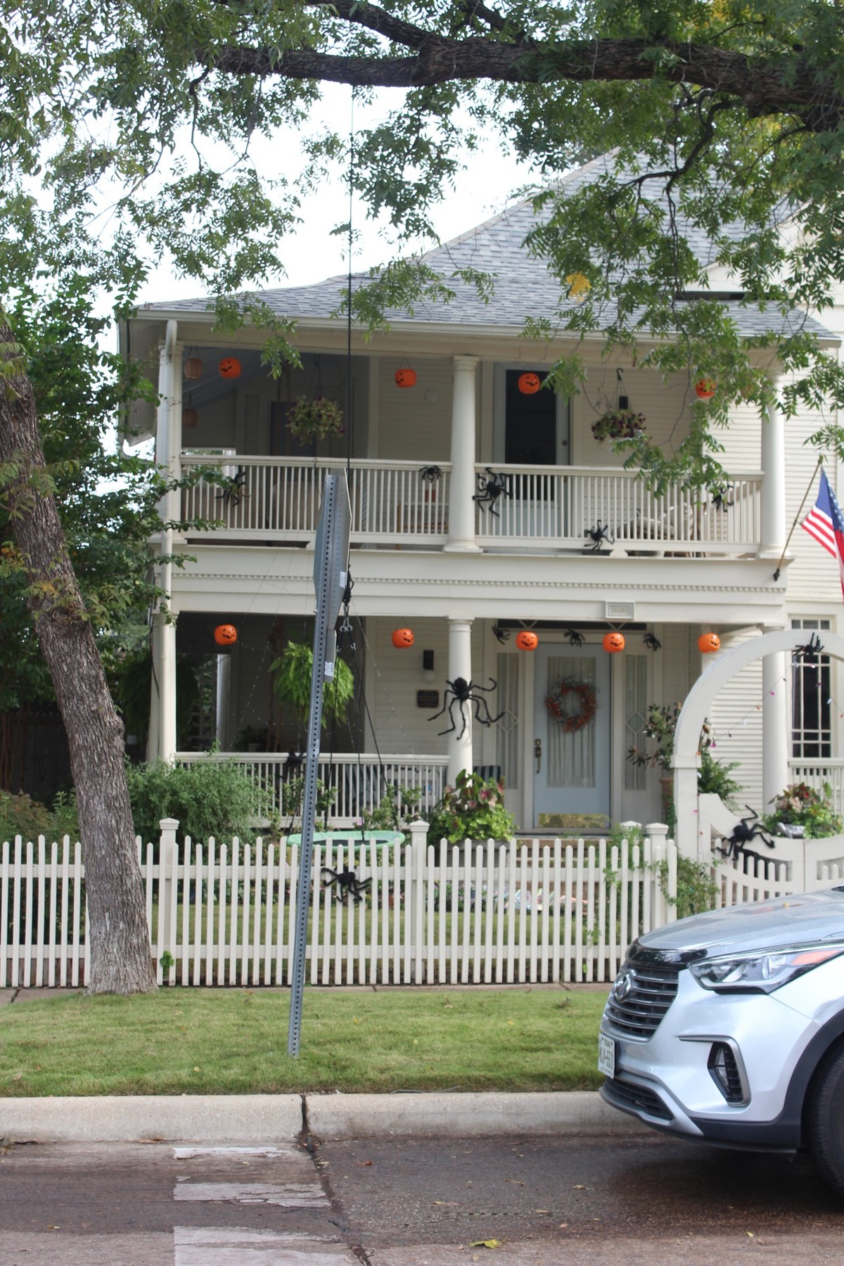 De l’Etat de Washington au Texas, découvrez 31 photos de maisons américaines décorées pour Halloween, entre squelettes géants et monstres gonflables.