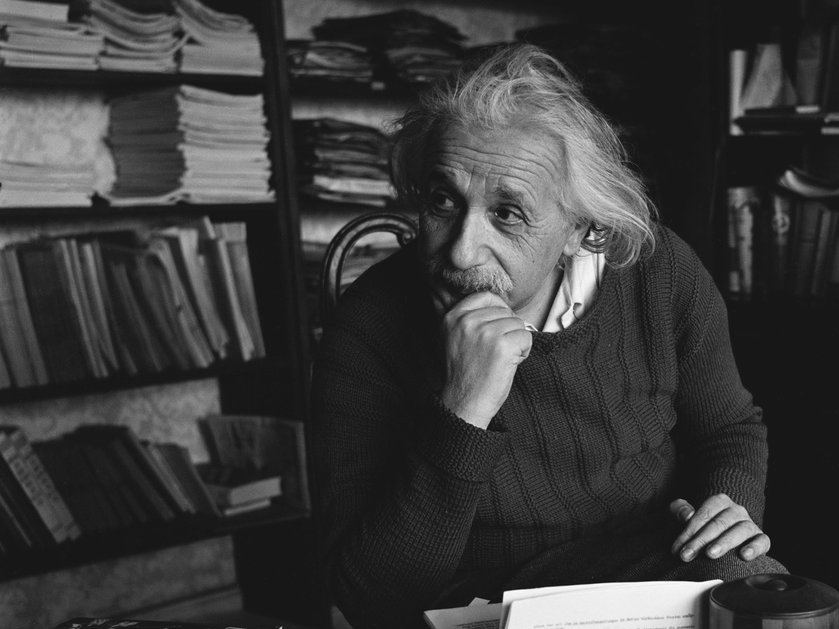 German-born theoretical physicist Albert Einstein (1879 - 1955) at home in Princeton, New Jersey, 1944. (Photo by Popperfoto via Getty Images/Getty Images)