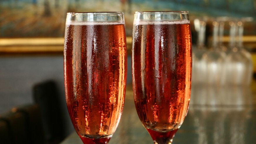 Kir Royale champagner cocktail trinken alkohol drink