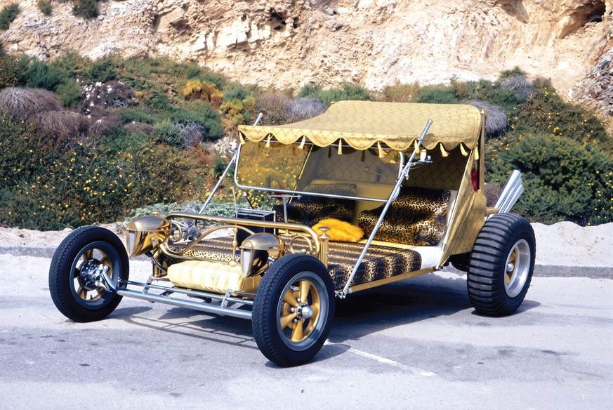 George Barris Bed Buggy custom car. 
https://www.reddit.com/media?url=https%3A%2F%2Fi.redd.it%2Fbed-buggy-built-by-george-barris-v0-fe2dcijq9kx91.jpg%3Fwidth%3D792%26format%3Dpjpg%26auto%3Dwebp%26s%3D ...