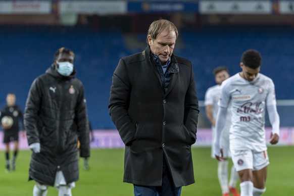 Servettes Trainer Alain Geiger nach dem Fussball Meisterschaftsspiel der Super League zwischen dem FC Basel 1893 und dem Servette FC im Stadion St. Jakob-Park in Basel, am Samstag, 5. Dezember 2020. ( ...