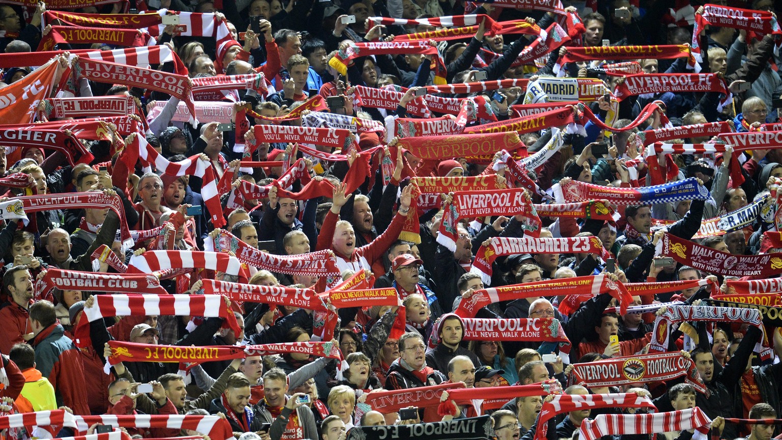 epa04458728 Liverpool fans sing before the UEFA Champions League Group B soccer match between Liverpool FC and Real Madrid at Anfield stadium in Liverpool, Britain, 22 October 2014. EPA/ANDY RAIN