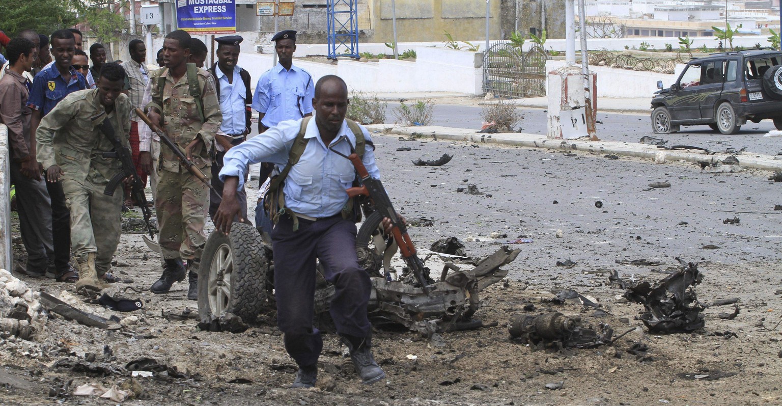Somalische Sicherheitskräfte während des Gefechts mit al-Shabaab-Milizen. &nbsp;
