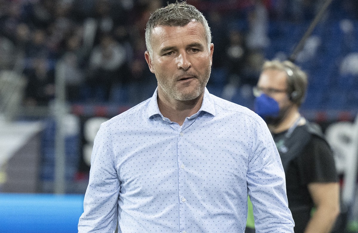 Basel's Headcoach Alexander Frei reacts during the UEFA Europa Conference League group H soccer match between Switzerland's FC Basel 1893 and Lithuania's FK Zalgiris Vilnius, at the St. ...