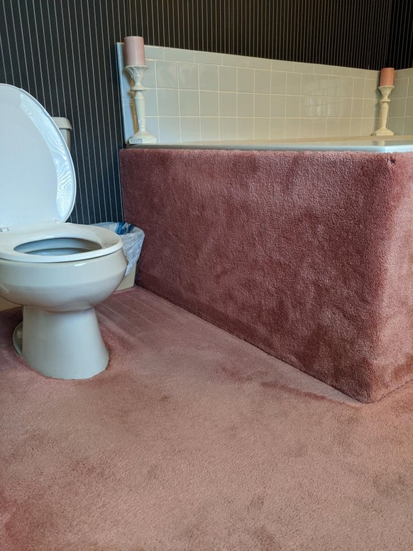 wc badezimmer spannteppiche teppich https://www.reddit.com/r/AskReddit/comments/5vzhtk/people_of_reddit_with_carpet_in_their_bathrooms/