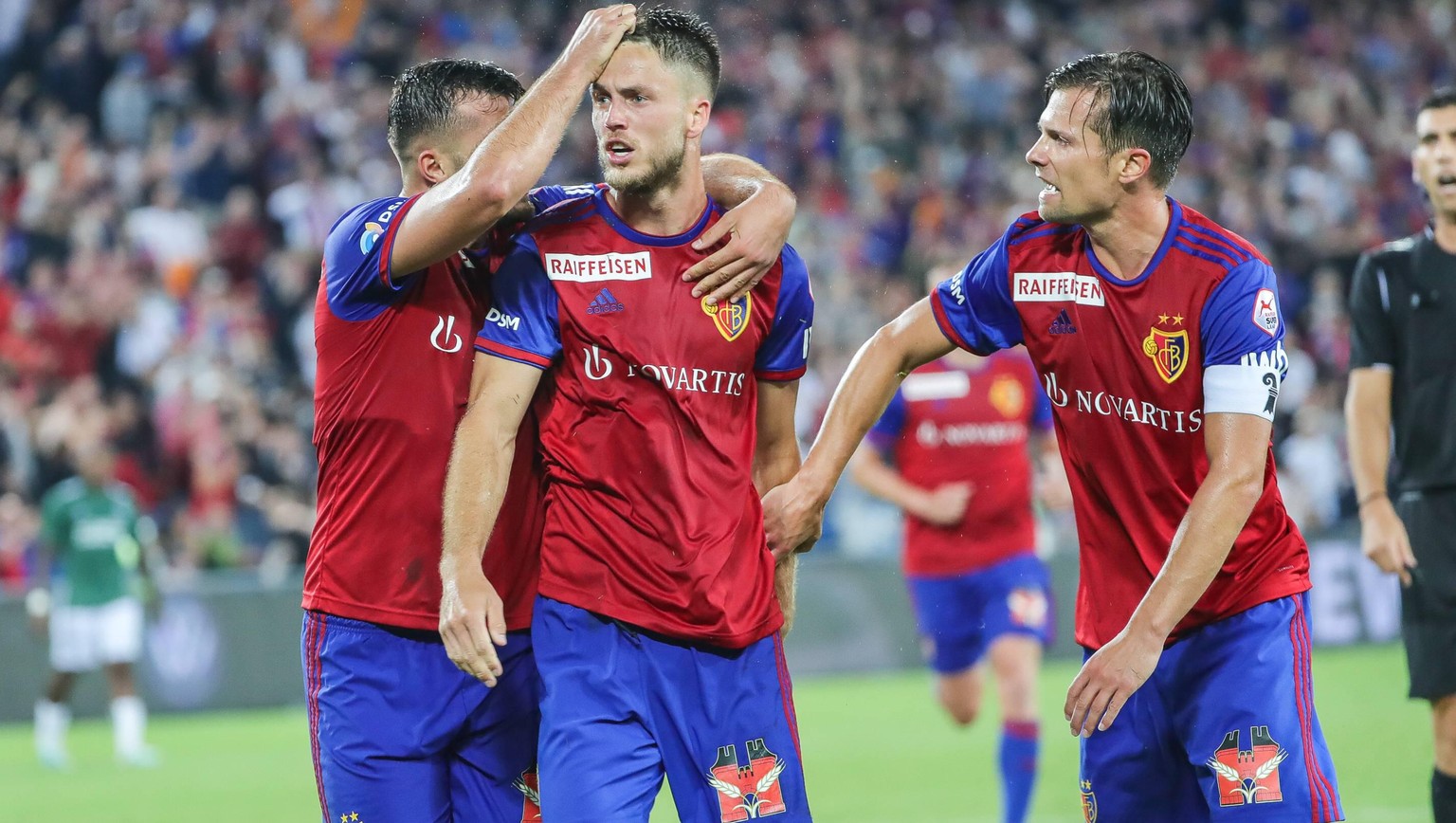 Fussball Champions League Qualifikationsrunde 2 - 19/20 - FC Basel 1893 vs. PSV Eindhoven - 30-07-2019 Torjubel beim 2:1 von Ricky van Wolfswinkel (FC Basel 9), beim Fussball Champions League Spiel Qu ...