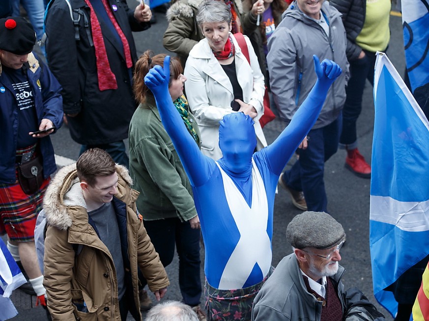 In blau oder mit Kilt für die Unabhängigkeit: Schottinnen und Schotten versammeln sich zur Kundgebung in Glasgow.