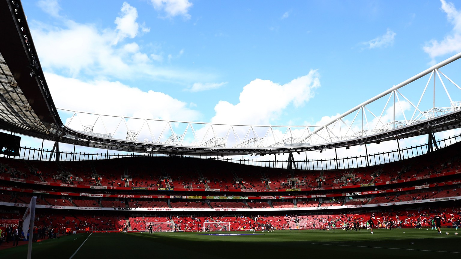 epa06194040 A general view of the Emirates stadium before the English Premier League soccer match between Arsenal FC and AFC Bournemouth, in London, Britain, 09 September 2017. EPA/NEIL HALL EDITORIAL ...