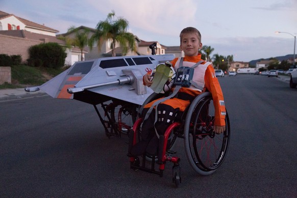Cooles Star-Wars-Halloweenkostüm mit Rollstuhl