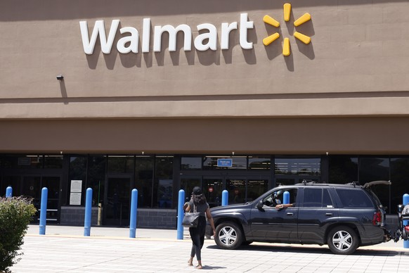 epa12108112 A Walmart store operates in Pleasanton, California, USA, 16 May 2025. Walmart, an American multinational discount department store known for its &#039;Everyday low price&#039; slogan, has  ...