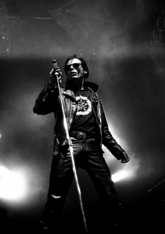 sisters of mercy https://gothic-rock.com/the-sisters-of-mercy/ gothic rock music