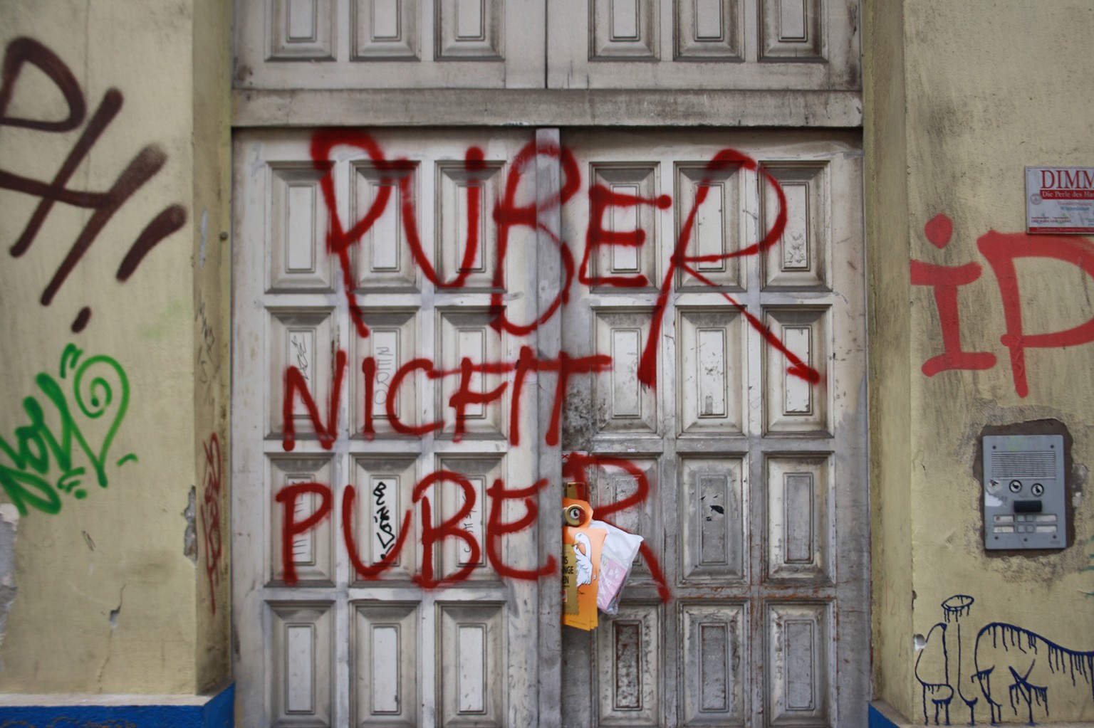 Puber Schriftzug in Wien, Bezirk Neubau