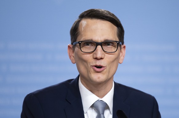 epa12584596 Chairman of the Governing Board of the Swiss National Bank (SNB) Martin Schlegel speaks during a press conference of the Swiss National Bank (SNB BNS) on the key interest rate, in Bern, Sw ...