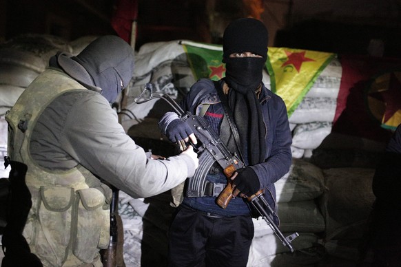 Unter Beschuss: PKK-Kämpfer im Bezirk Sirnak.