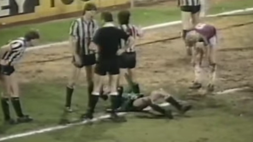 Newcastle geht 1:8 unter, weil gleich zwei Feldspieler ins Tor müssen