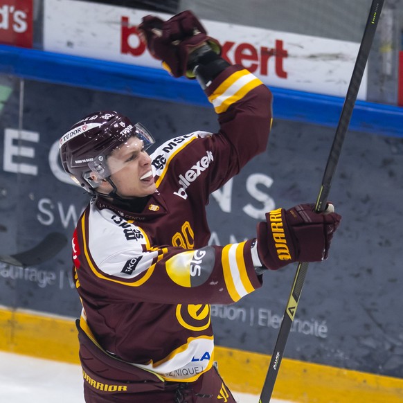 Simas Ignatavicius (GSHC), laisse eclater sa joie, lors de l'Acte 5 des quarts de finale des play-offs du championnat suisse de hockey sur glace de National League entre Lausanne HC, LHC, et Gene ...
