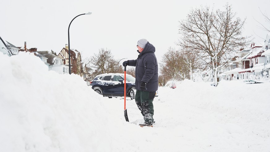 Cold wave rolls US during Christmas weekend EU asylum chief expects more asylum applications in Europe