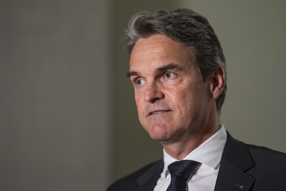 Nationalrat Beat Walti, FDP-ZH, spricht an einer Medienkonferenz der FDP ueber den Auftrag, die Zusammensetzung und das weitere Vorgehen der Findungskommission, um das Parteipraesidium von Thierry Bur ...