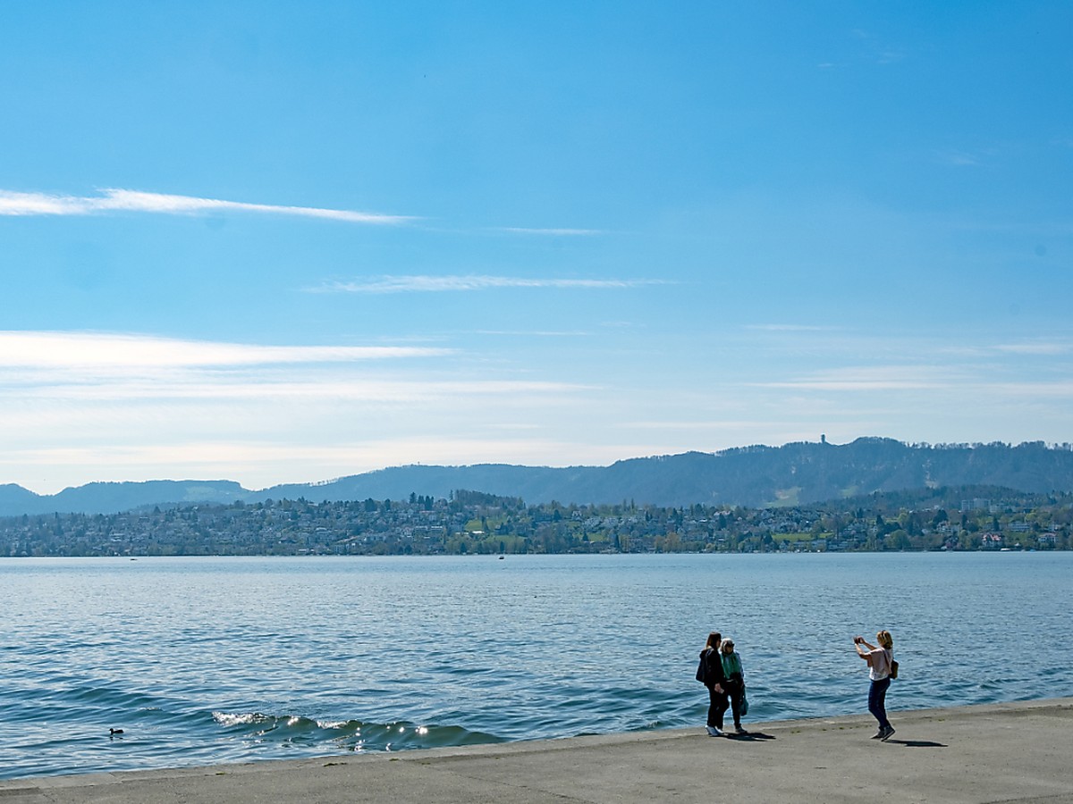 Fotoshooting unter der Frühlingssonne am Zürichsee.
