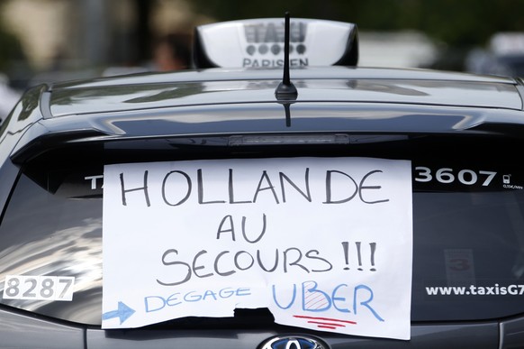 Hollande, zu Hilfe: Der Aufruf eines protestierenden Taxifahrers in Frankreich scheint Wirkung zu zeigen.&nbsp;