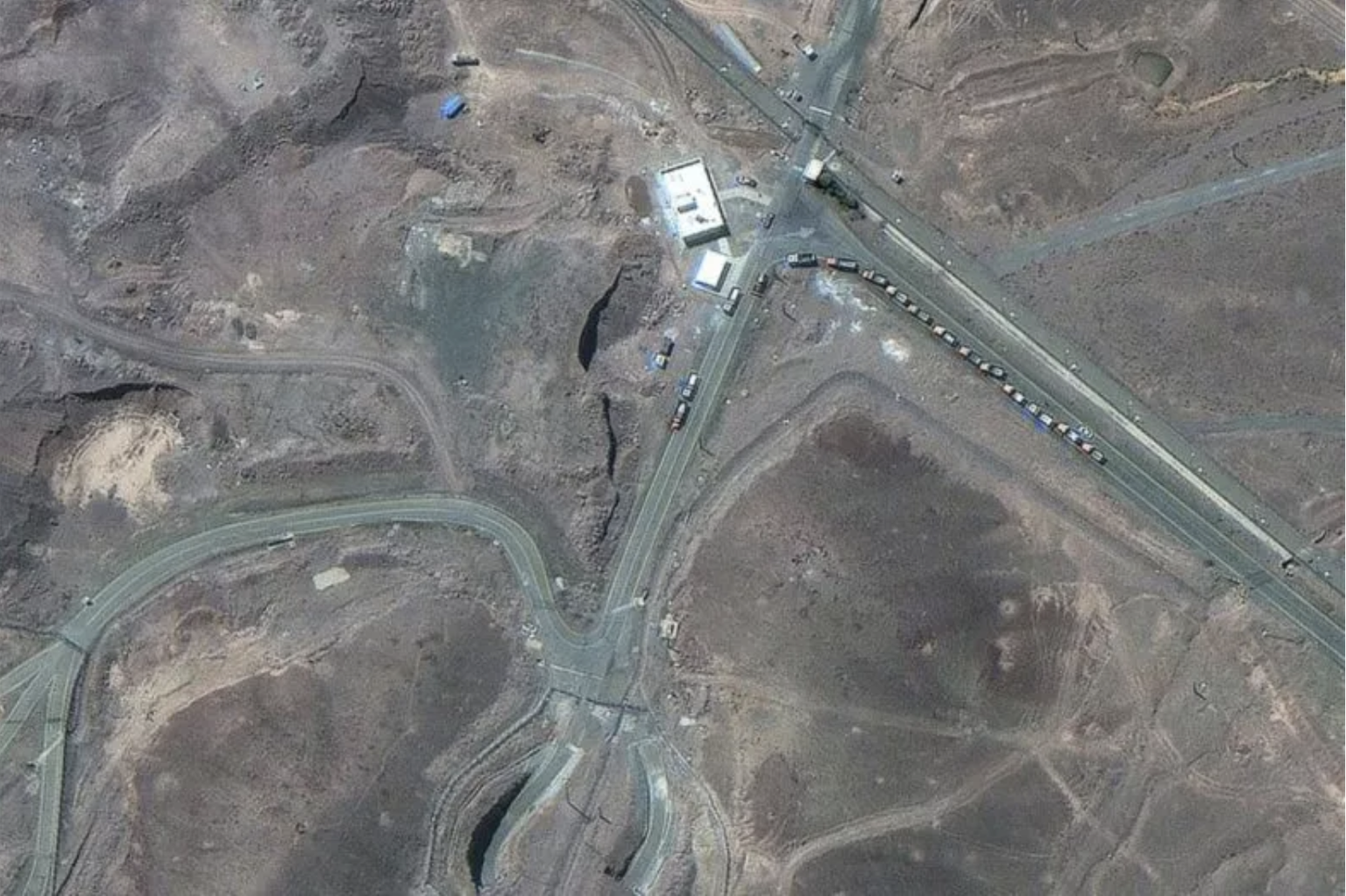 Vor den US-Angriffen auf das iranische Atomprogramm meldete das Satelliten-Unternehmen Maxar, dass es bei Fordo / Fordow unüblich viel Aktivität gegeben habe.