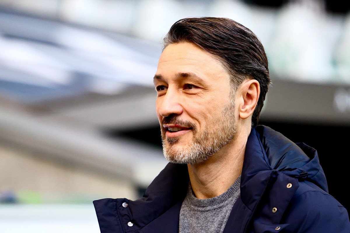 epa11160797 Wolfsburg's head coach Niko Kovac arrives for the German Bundesliga soccer match between VFL Wolfsburg and Borussia Dortmund, in Wolfsburg, Germany, 17 February 2024. EPA/FILIP SINGER