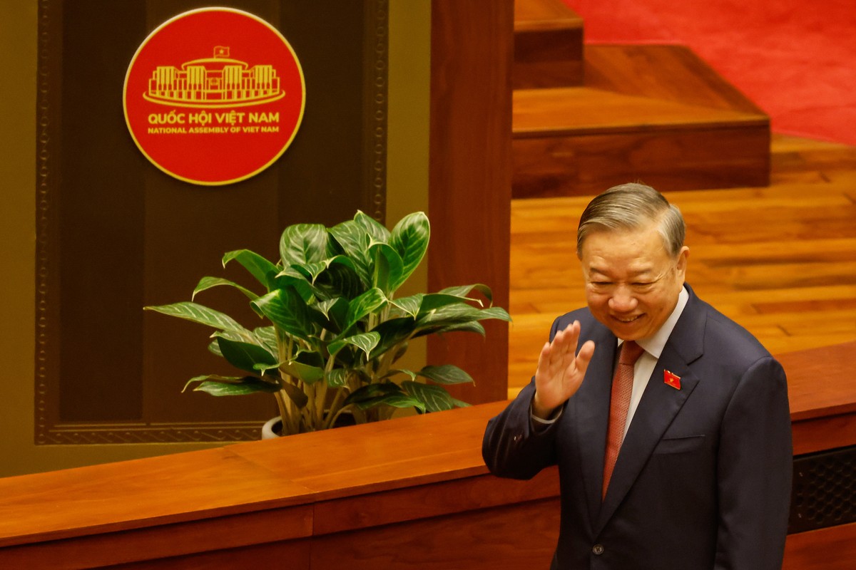epa12871141 General Secretary of the Communist Party of Vietnam To Lam arrives for the opening ceremony of the first session of the National Assembly's 16th tenure at the National Assembly in Han ...