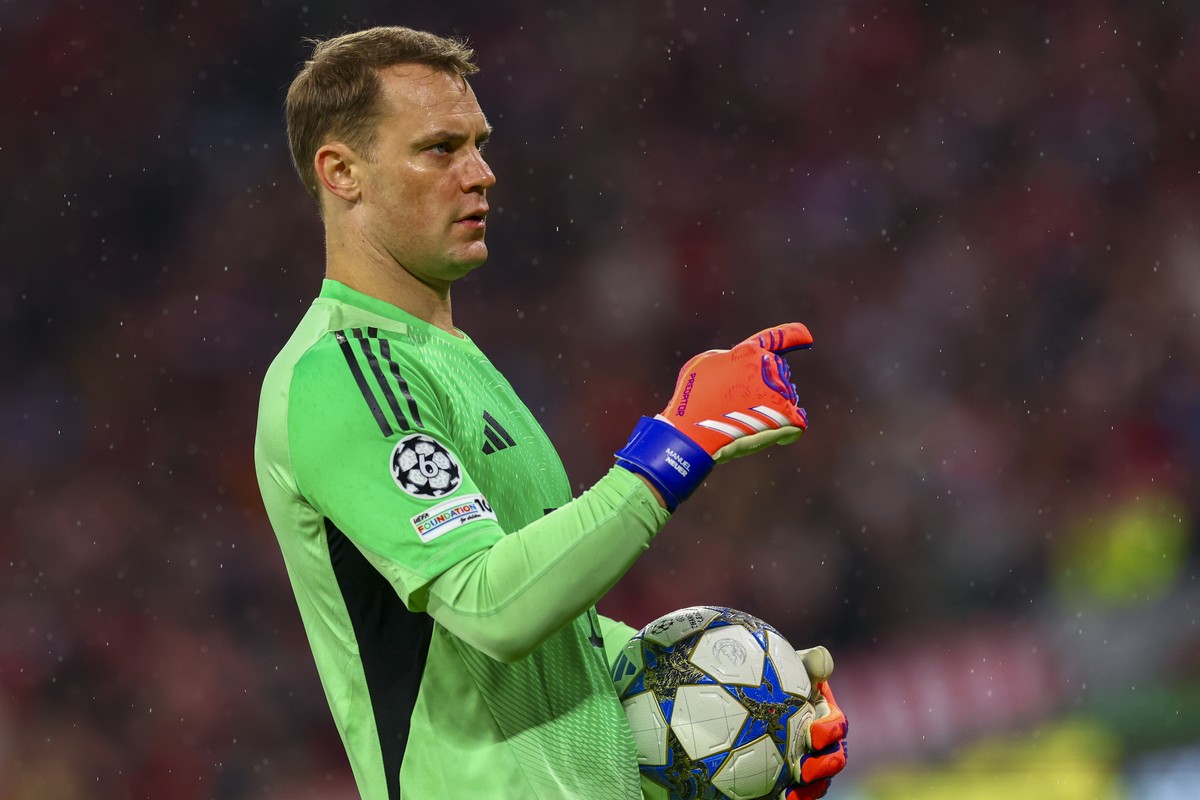 epa12473730 Goalkeeper Manuel Neuer of Munich reacts during the UEFA Champions League league phase match between FC Bayern Munich and Club Brugge KV in Munich, Germany, 22 October 2025. EPA/ANNA SZILA ...