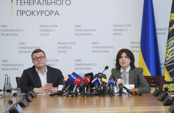 Bakanow und Wenediktowa bei einer Pressekonferenz im Mai vor einem Jahr.