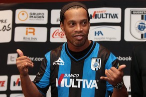 Ronaldinho im Trikot seines neuen Vereins Queretaro.