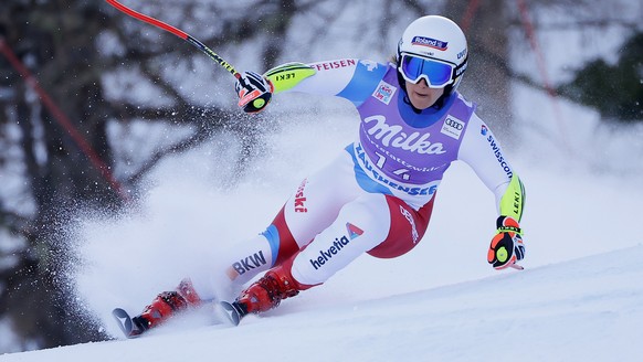 Switzerland's Joana Haehlen speeds down the course during an alpine ski, women's World Cup super-G race in Zauchensee, Austria, Sunday, Jan. 16, 2022. (AP Photo/Giovanni Maria Pizzato)