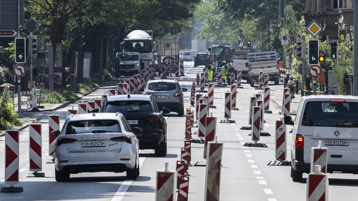 Bauarbeiten-in-der-Bellerivestrasse-Verkehrsf-hrung-trotz-Spurreduktion-fl-ssig-