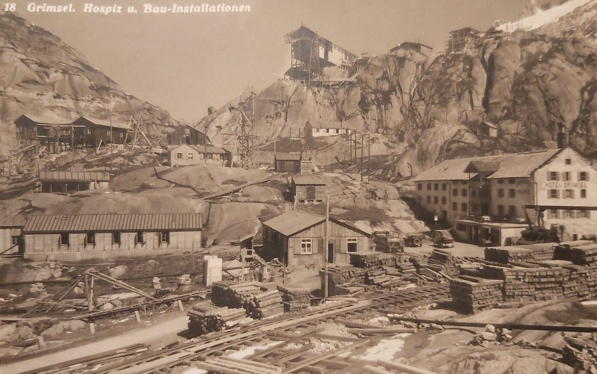 1928 wird auf dem Grimsel fleissig gebaut.