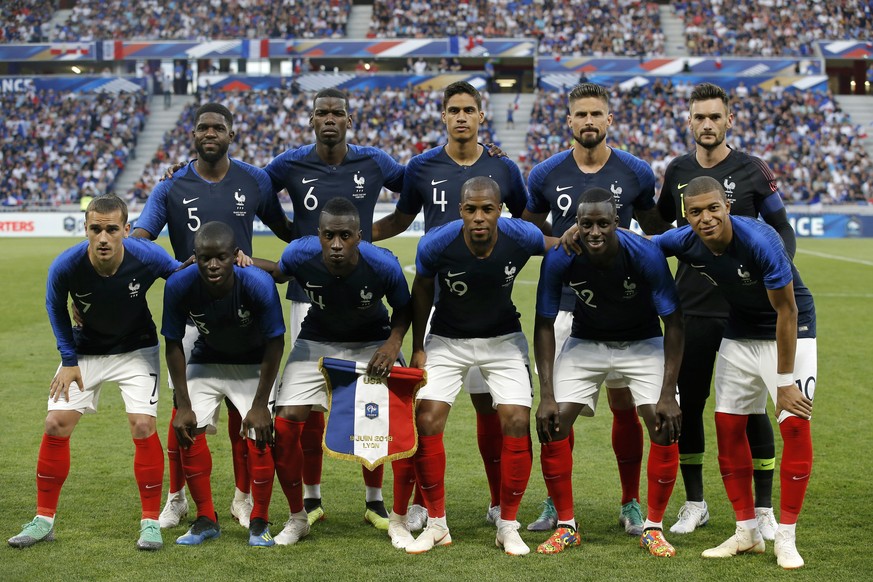 epa06797804 French Team,Samuel Umtiti, Paul Pogba, Raphael Varane, Olivier Giroud, Hugo Lloris, Antoine Griemann, Ngolo Kante,Djibril Sidibe, Benjamin Mendyand Kylian Mbappe during the International F ...