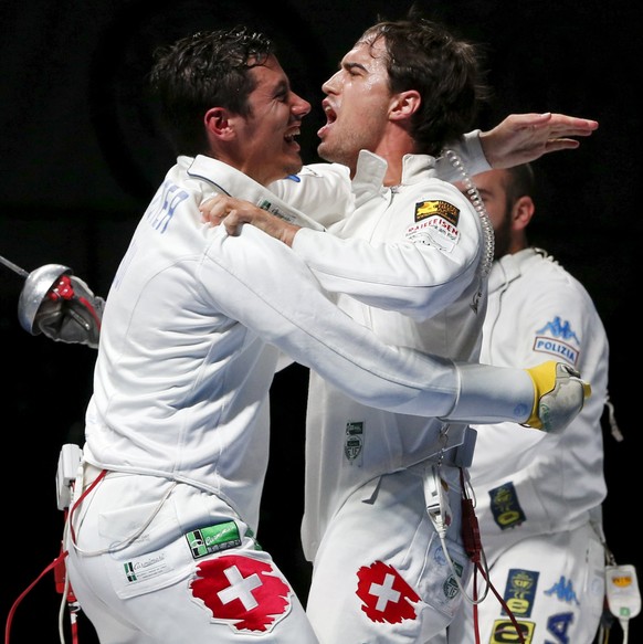 Kauter (links) und Heinzer jubeln über WM-Bronze 2015.