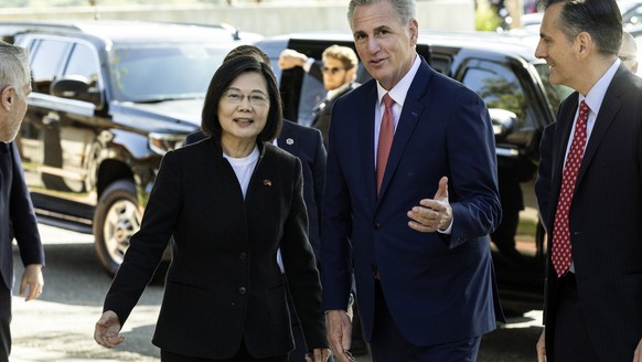 epa10560571 US House speaker Kevin McCarthy (R) welcomes Taiwanese President Tsai Ing-wen as she arrives for a bilateral meeting at the Ronald Reagan Presidential Library in Simi Valley, California...