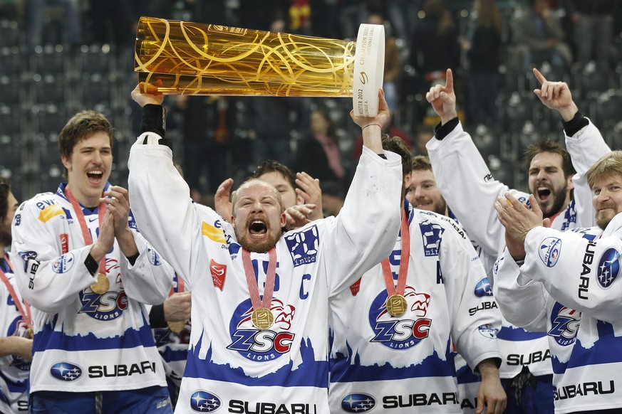 ARCHIV - ZUR MELDUNG VOM 4. FEBRUAR 2020, DASS MATHIAS SEGER IN DIE HALL OF FAME DES INTERNATIONALEN EISHOCKEY-VERBANDES IIHF AUFGENOMMEN WIRD, STELLT IHNEN KEYSTONE SDA FOLGENDES BILDMATERIAL ZUR VER ...
