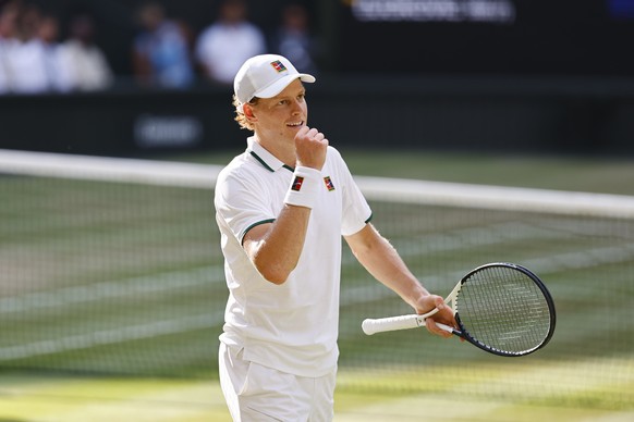 epa13103267 Jannik Sinner of Italy in celebrates winning his Men's Singles semifinal match against Novak Djokovic of Serbia at the Wimbledon Championships in London, Britain, 10 July 2026. EPA/TO ...
