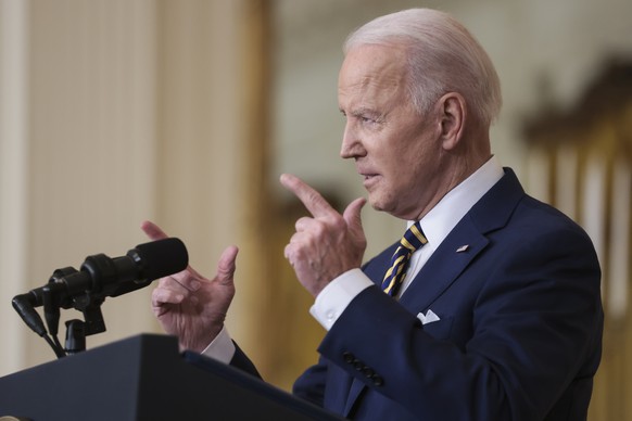 epa09695980 US President Joe Biden speaks during a press conference in the East Room of the White House, in Washington, DC, USA, 19 January 2022. EPA/Oliver Contreras / POOL