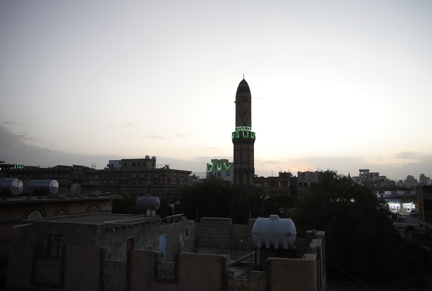 epa10220201 A view of a neighborhood after a UN-brokered truce ended, in Sana&#039;a, Yemen, 02 October 2022. US and UN consultations with regional actors are underway on a fresh extension of a UN-bro ...