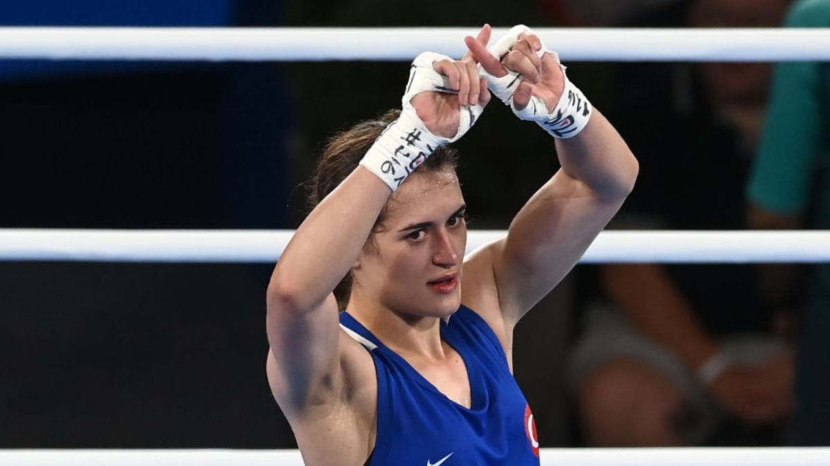 Esra Yildiz Kahraman a mimé un «double X» après sa défaite en demi-finale des Jeux olympiques.