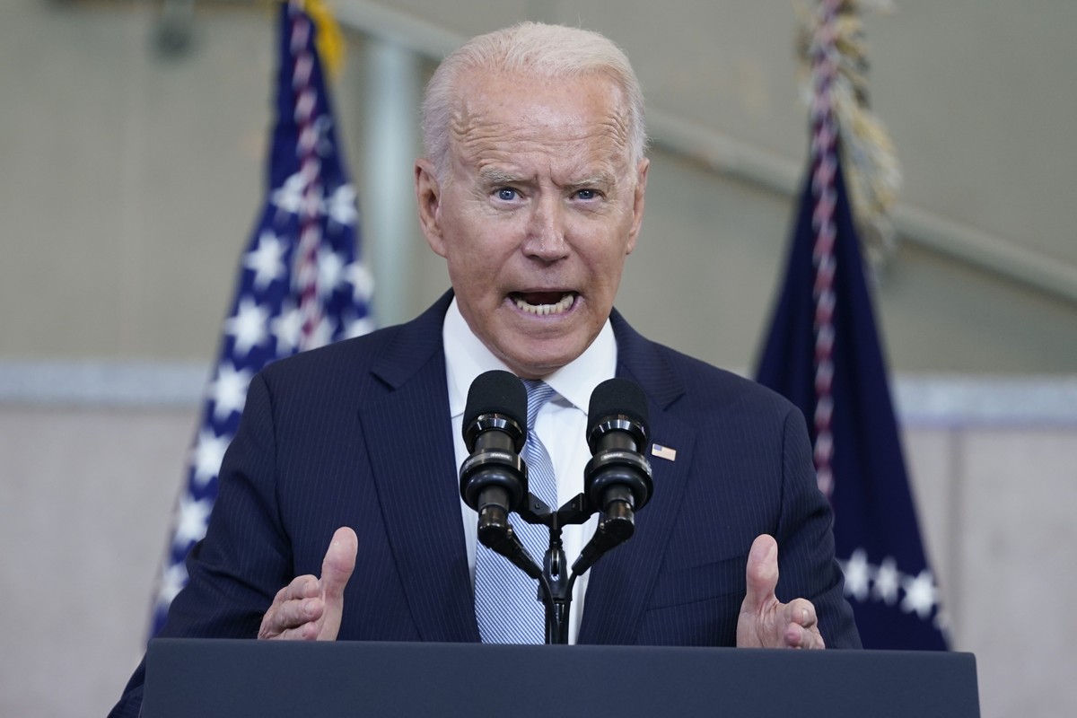 President Joe Biden delivers a speech on voting rights at the National Constitution Center, Tuesday, July 13, 2021, in Philadelphia. (AP Photo/Evan Vucci)
Joe Biden