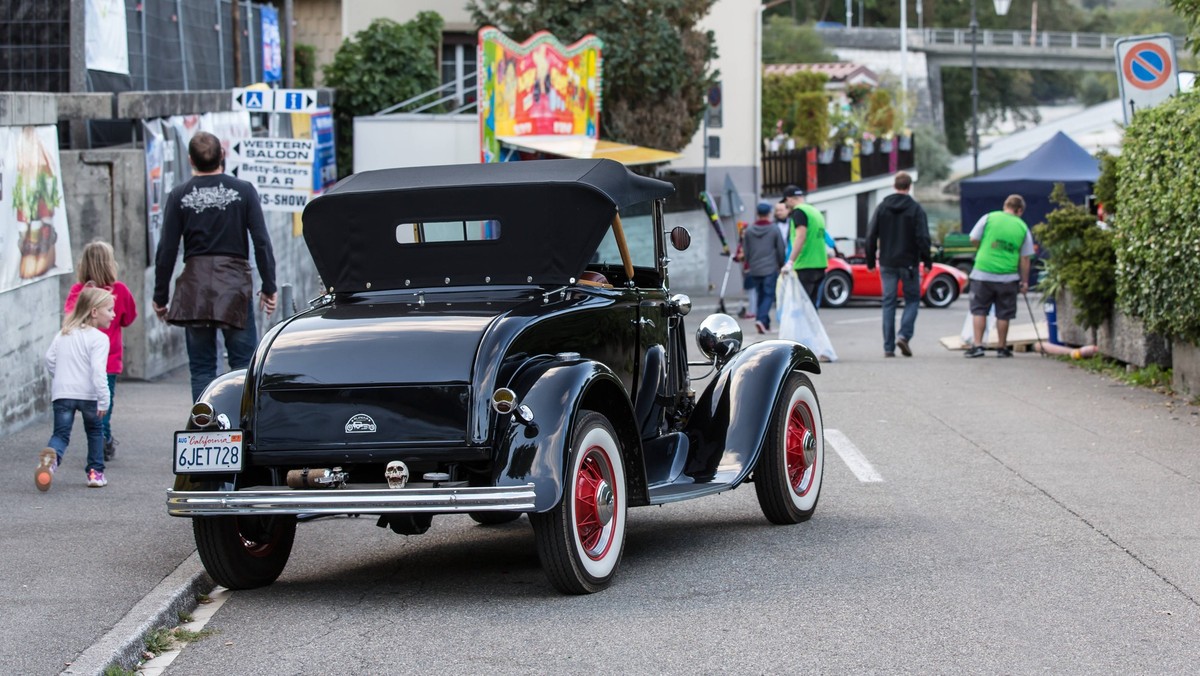 Altes Auto bei Route 66 Festival Alte Autos beim Route 66 Festival in Aarburg, Aargau, Schweiz, Europa Copyright: xZoonar.com/OliverxGutfleischx 7758564