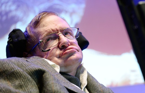 epa06602137 (FILE) - British theoratical physicist and cosmologist, Professor Stephen Hawking speaks to the press during the unveiling of his scientific formula for how England can win the 2014 World  ...
