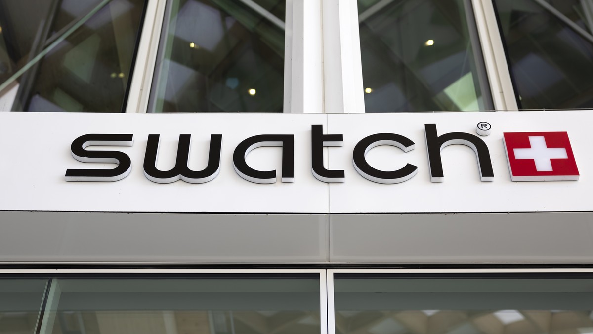 The logo of Swatch at the headquarter, prior to a press conference to present Swatch's annual results for 2024, Wednesday, March 19, 2025, in Biel, Switzerland. (KEYSTONE/Peter Klaunzer)