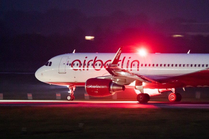 Ein Flugzeug der insolventen Gesellschaft Air Berlin startet am 20.09.2017 in Duesseldorf (Nordrhein-Westfalen). Am Donnerstag (21.09.) koennten die Glaeubiger wichtige Vorentscheidungen dazu treffen, ...