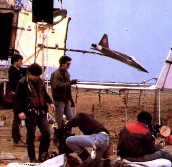 Top Gun
https://www.reddit.com/r/Moviesinthemaking/comments/w69loa/top_gun_1986/